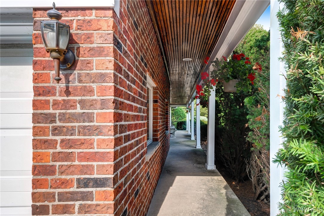 859 The Circle Lewiston, NY 14092 - Photo 5 of 50