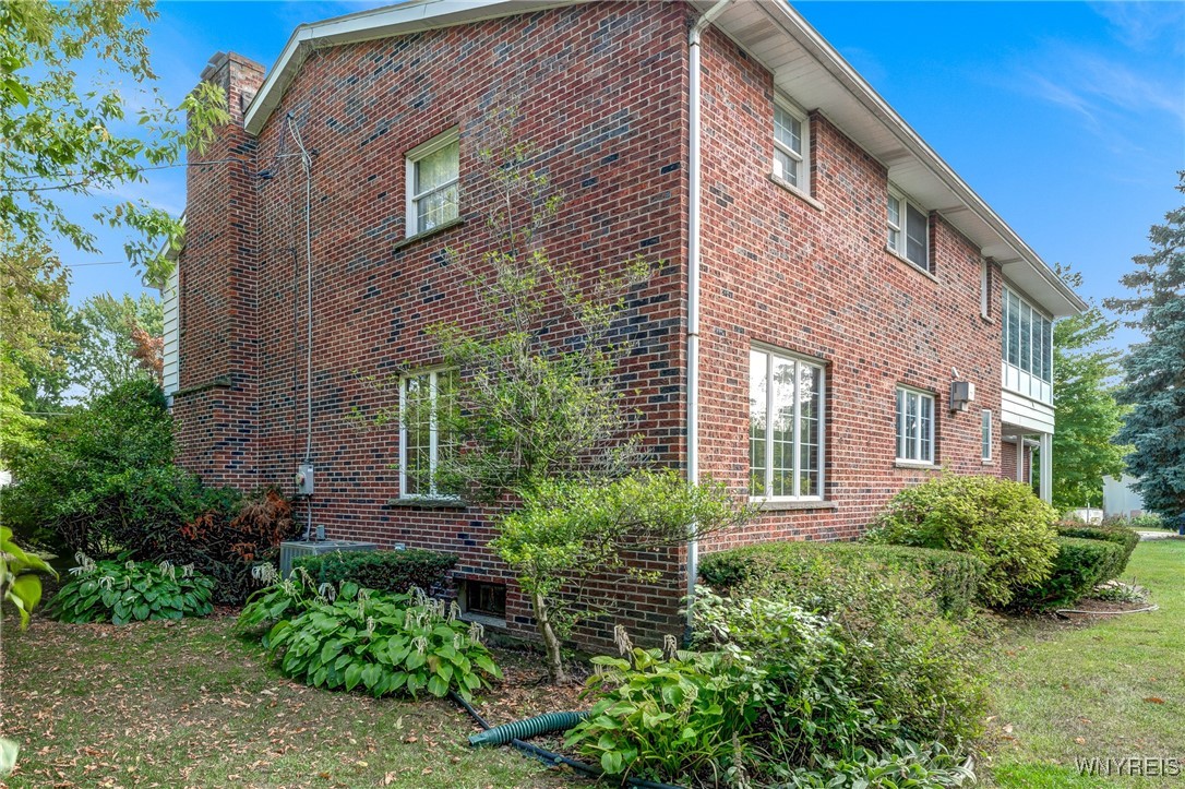 859 The Circle Lewiston, NY 14092 - Photo 6 of 50