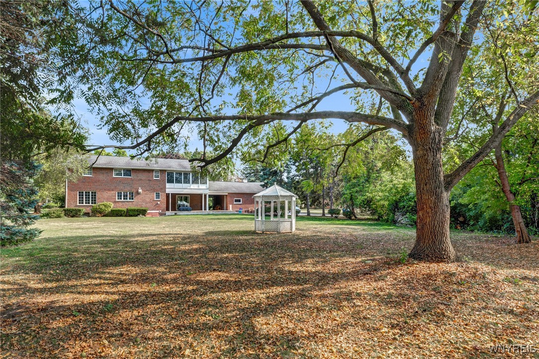 859 The Circle Lewiston, NY 14092 - Photo 8 of 50