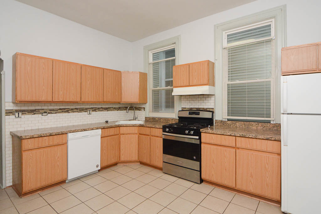 3224 North Racine Avenue, Unit 1 Chicago, IL 60657 - Photo 3 of 20 Gallery Image 3