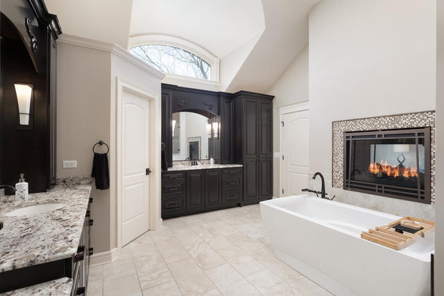 930 East Hillside Road Naperville, IL 60540 - Photo 31 of 47