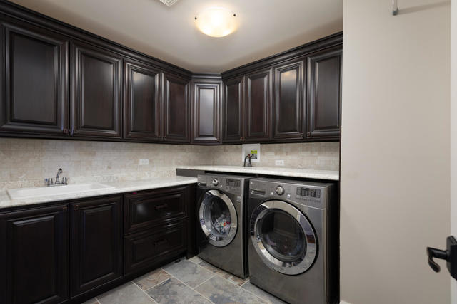 930 East Hillside Road Naperville, IL 60540 - Photo 34 of 47