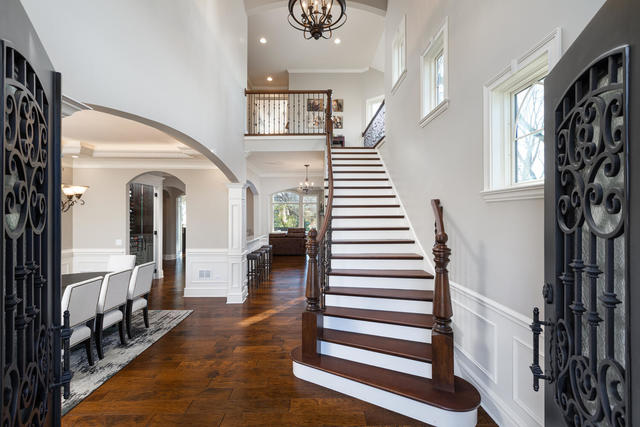 930 East Hillside Road Naperville, IL 60540 - Photo 5 of 47