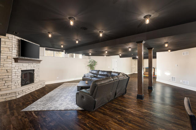 930 East Hillside Road Naperville, IL 60540 - Photo 43 of 47