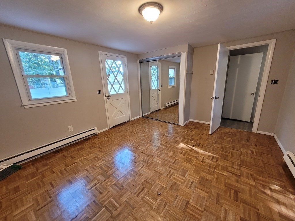 82 Pelham Street Springfield, MA 01109 - Photo 8 of 17