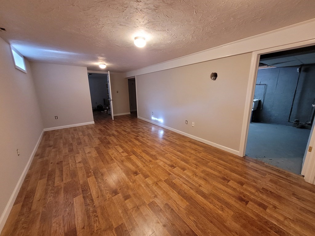 82 Pelham Street Springfield, MA 01109 - Photo 10 of 17
