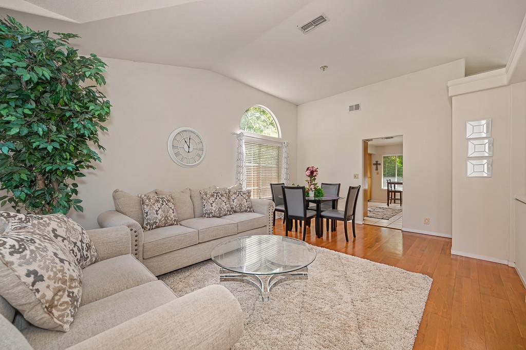 194 Briggs Ranch Drive Folsom, CA 95630 - Photo 7 of 28