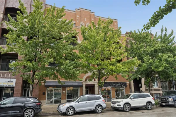 $850,000 | 1130 West Diversey Parkway, Unit 4W, Chicago, IL 60614