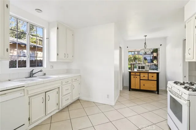 $899,900 | 10509 Silverton, Tujunga, CA 91042