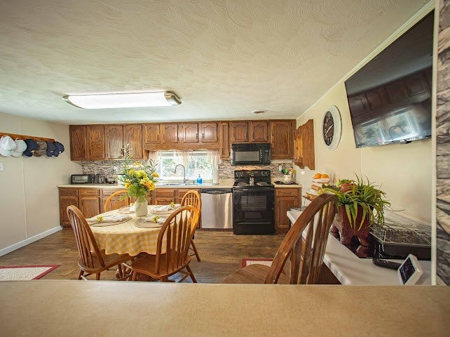 11432 Slate Creek Road Grundy, VA 24614 - Photo 3 of 25 Gallery Image 3
