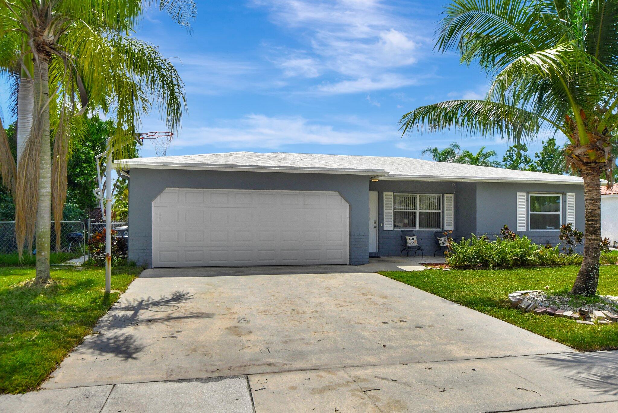 10920 Gable Street Boca Raton, FL 33428 - Photo 3 of 37 3-web-or-mls-DSC_1131