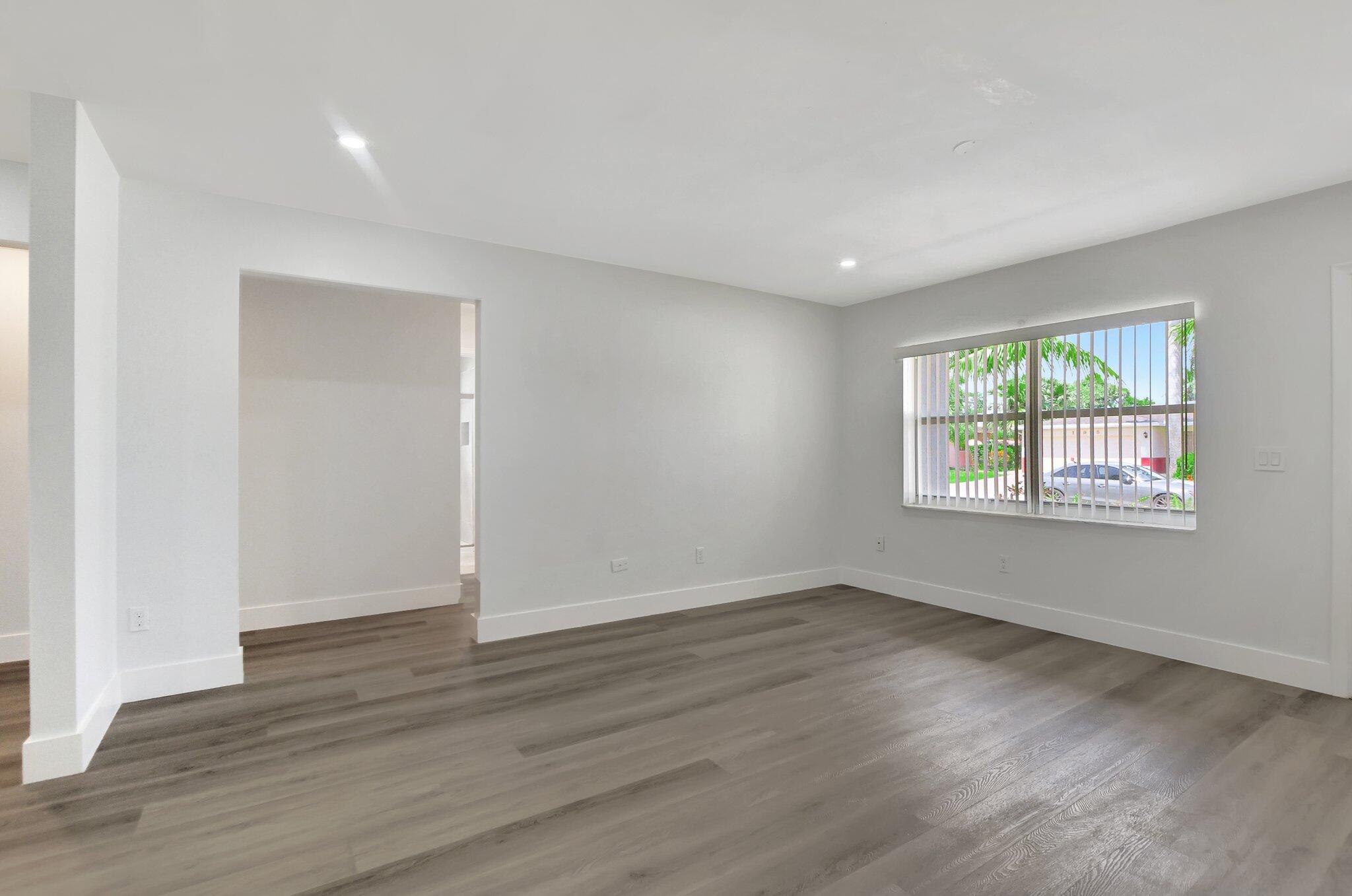 10920 Gable Street Boca Raton, FL 33428 - Photo 6 of 37 6-web-or-mls-DSC_1146