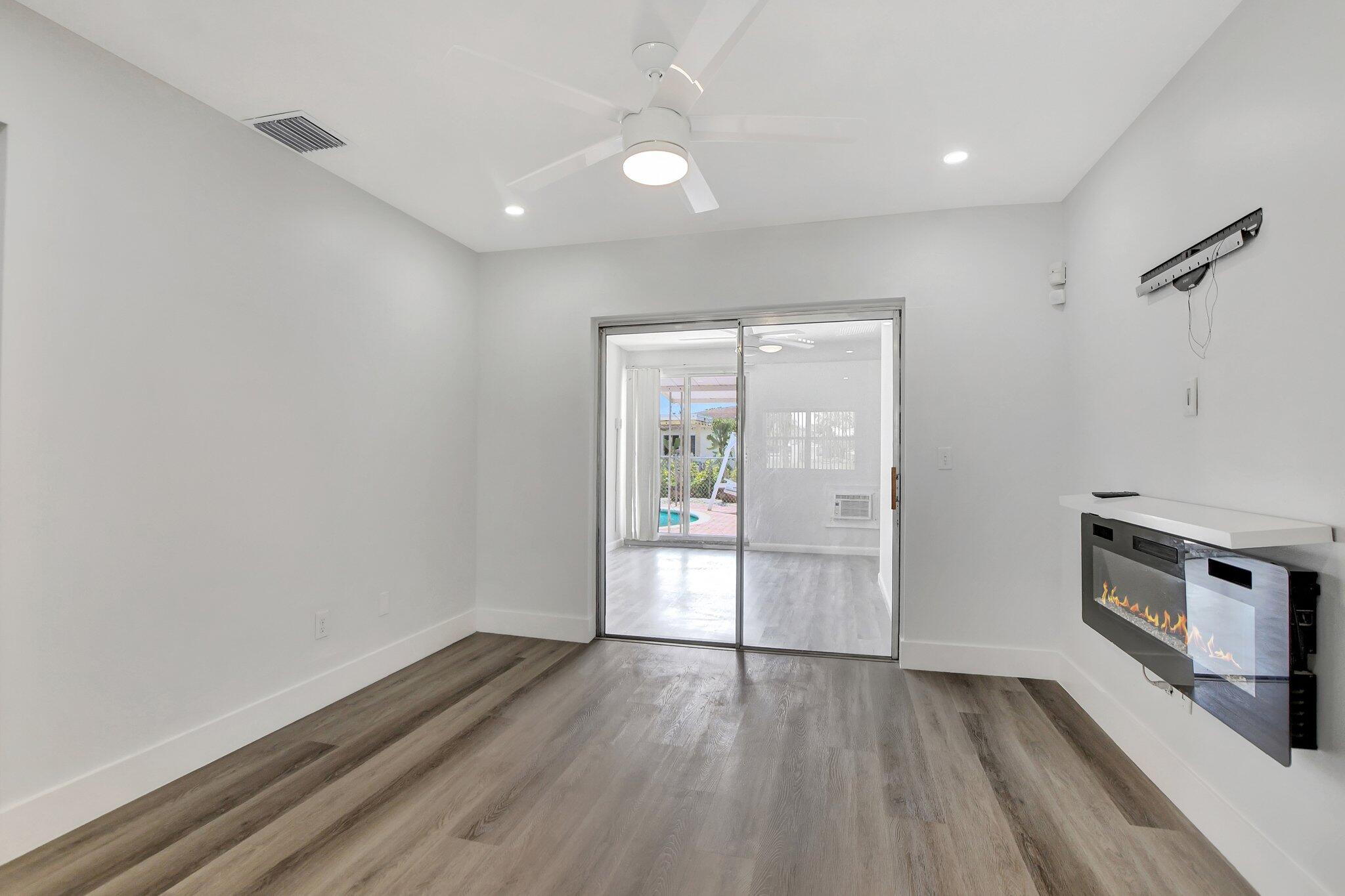 10920 Gable Street Boca Raton, FL 33428 - Photo 9 of 37 9-web-or-mls-DSC_1161