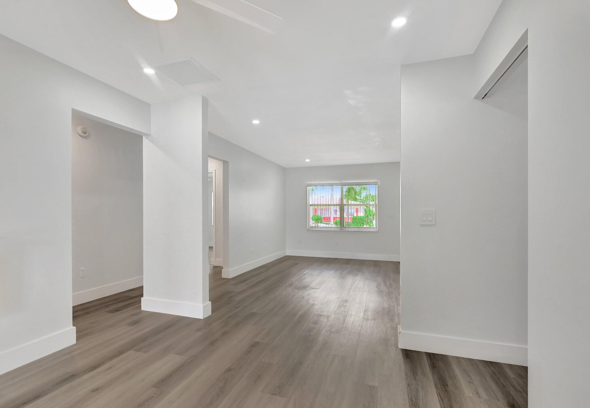 10920 Gable Street Boca Raton, FL 33428 - Photo 10 of 37 10-web-or-mls-DSC_1166