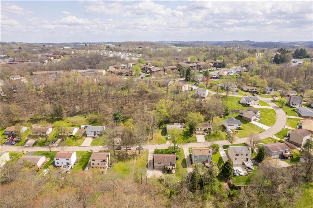 137 Walnut Strand Imperial, PA 15126 - Photo 35 of 37 a view of city and ocean