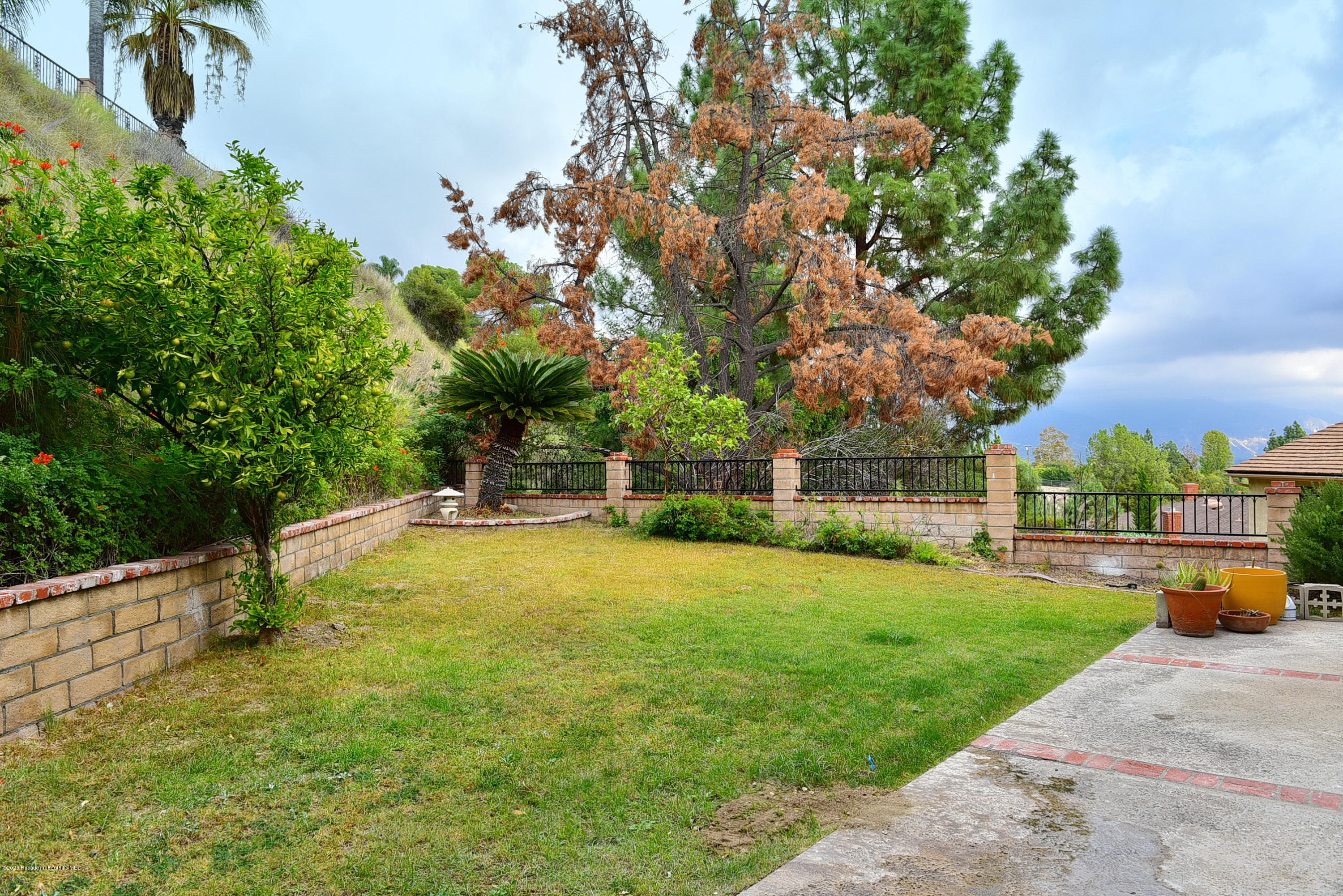 3107 Chadney Drive Glendale, CA 91206 - Photo 20 of 26 a view of a backyard with swimming pool