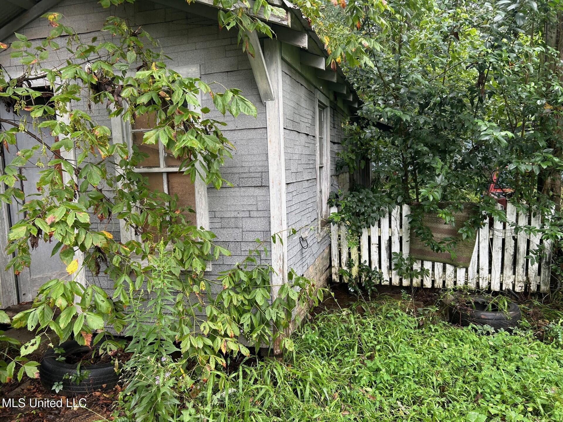 850 West Congress Street Brookhaven, MS 39601 - Photo 2 of 8 thumbnail_image3 (1)