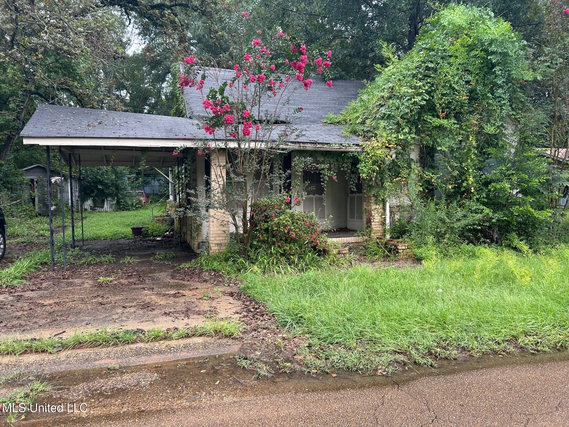 850 West Congress Street Brookhaven, MS 39601 - Photo 3 of 8 thumbnail_image1 (1)