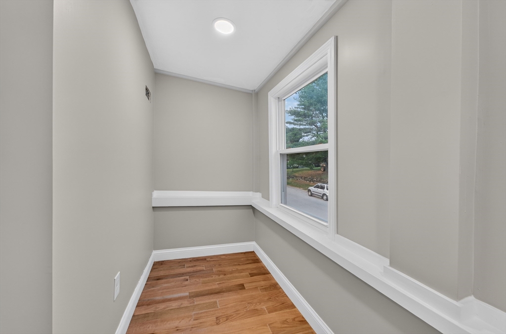69 Orient Street Worcester, MA 01604 - Photo 6 of 42