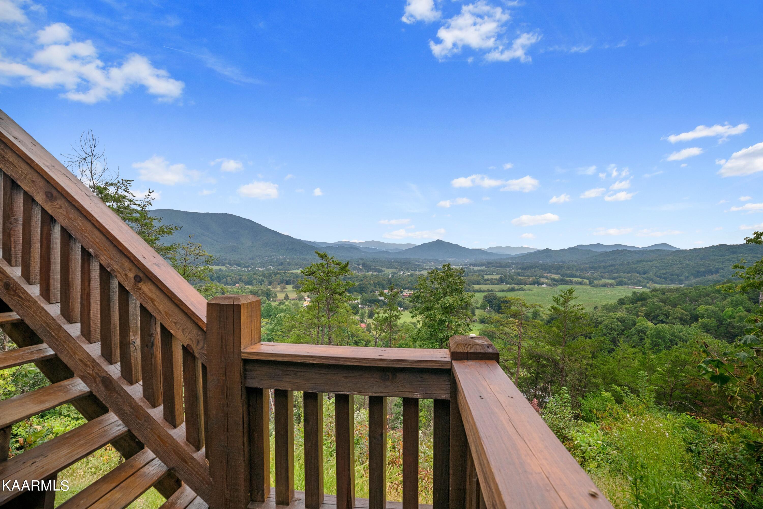 1940 Fox Ridge Way Sevierville, TN 37862 - Photo 18 of 60 TBrvDbRo