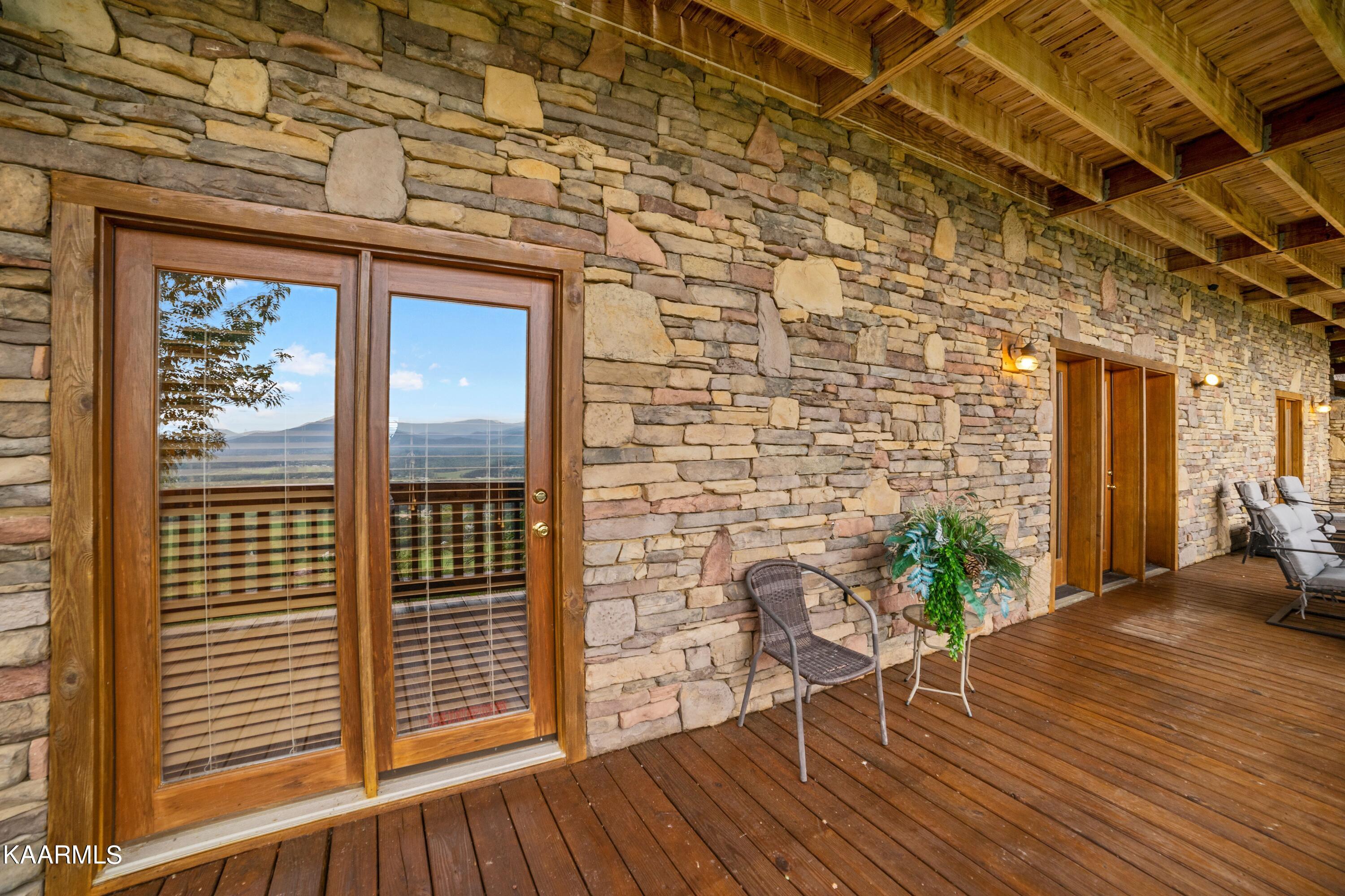1940 Fox Ridge Way Sevierville, TN 37862 - Photo 22 of 60 5M_2U2zA