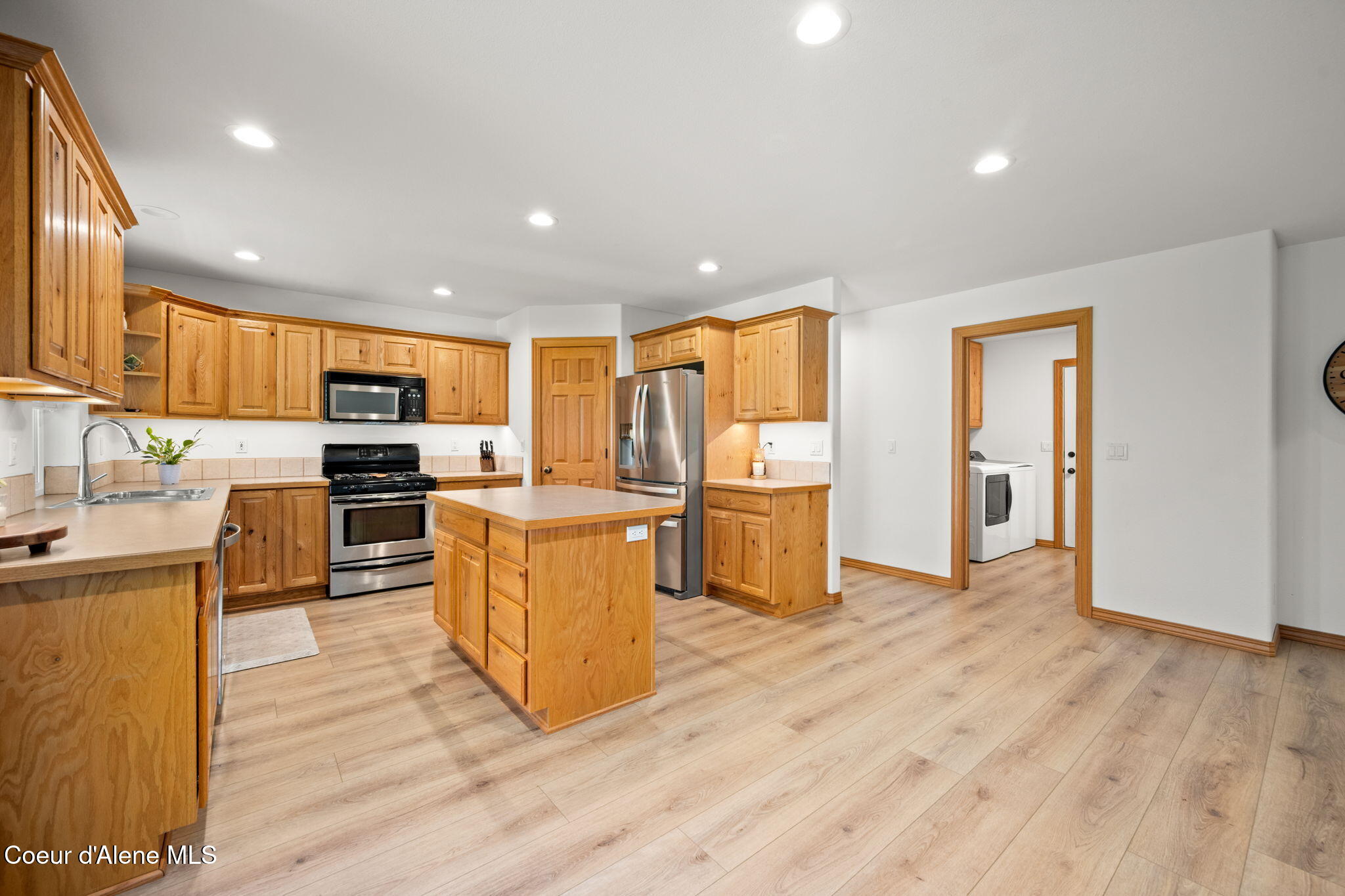 11393 North Rocking R Road Hayden, ID 83835 - Photo 17 of 35 Kitchen
