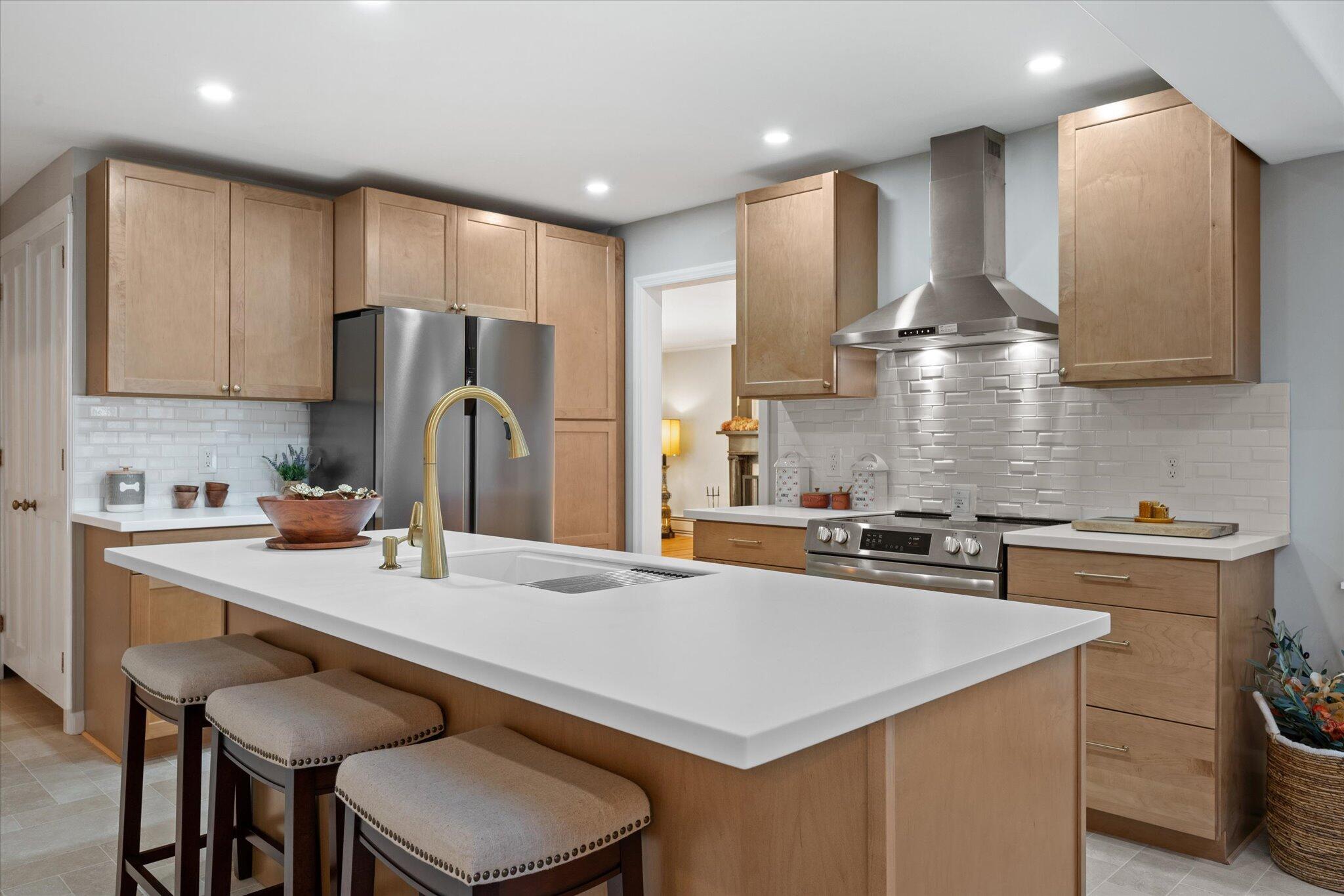 201 Clyde Road Bangor, ME 04401 - Photo 15 of 55 15-Kitchen