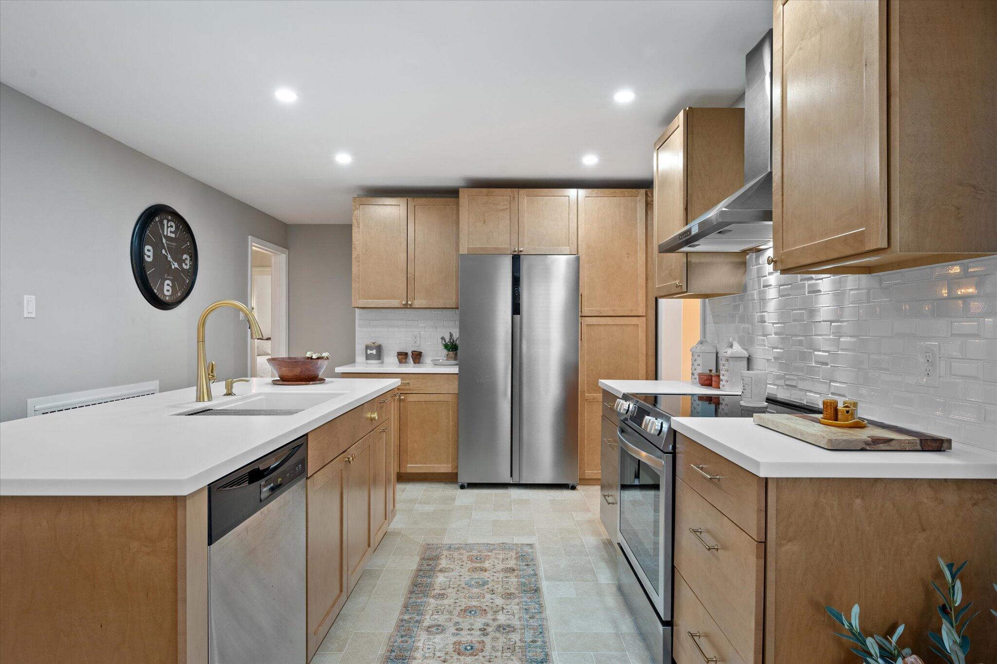 201 Clyde Road Bangor, ME 04401 - Photo 16 of 55 16-Kitchen