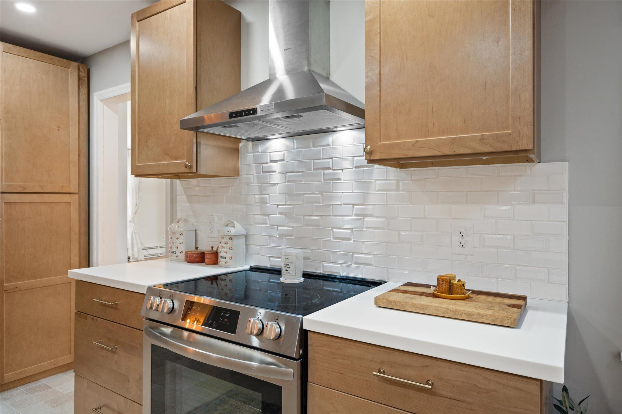 201 Clyde Road Bangor, ME 04401 - Photo 17 of 55 17-Kitchen