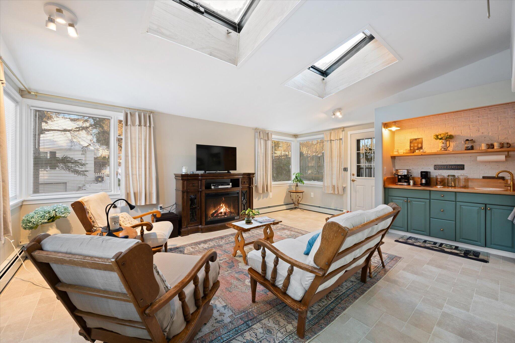 201 Clyde Road Bangor, ME 04401 - Photo 19 of 55 19-Family Room