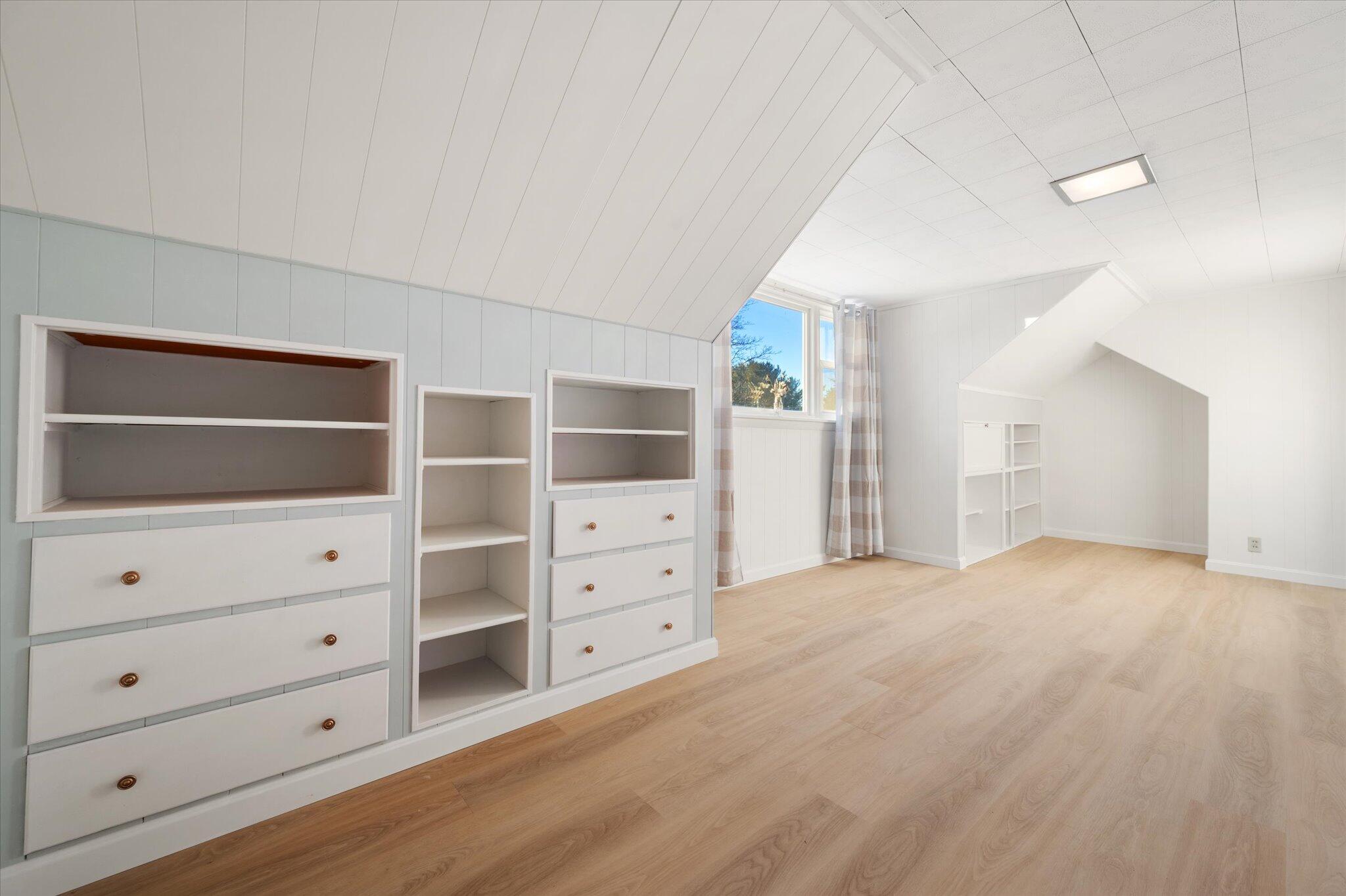 201 Clyde Road Bangor, ME 04401 - Photo 35 of 55 35-Bedroom 4