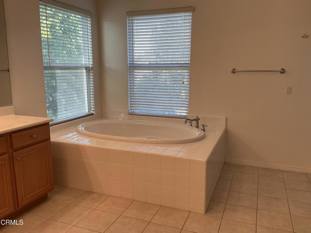 13687 Blue Ridge Way Moorpark, CA 93021 - Photo 26 of 46 a bathroom with a bathtub