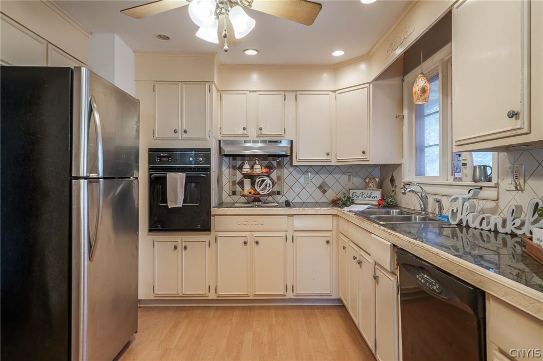 109 Ruth Road Clay, NY 13212 - Photo 13 of 21