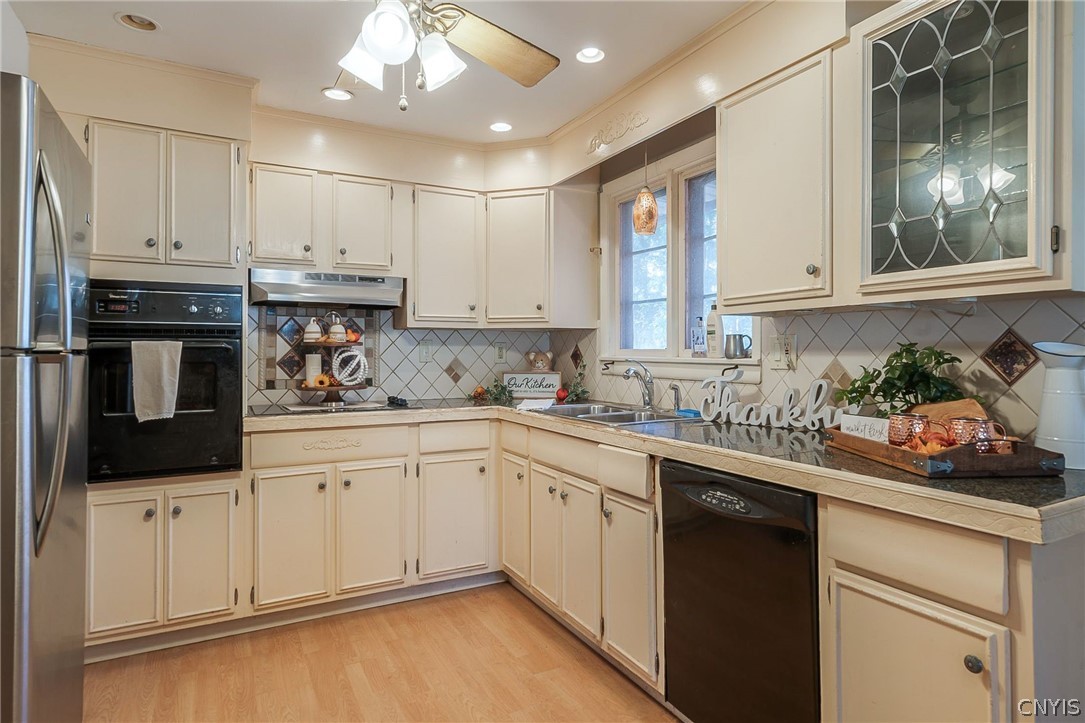 109 Ruth Road Clay, NY 13212 - Photo 9 of 21