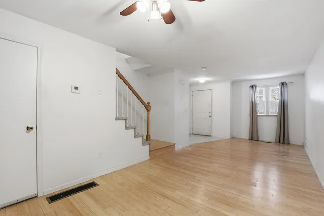 $324,900 | 117 Fox Hollow Way, Manchester, NH 03104