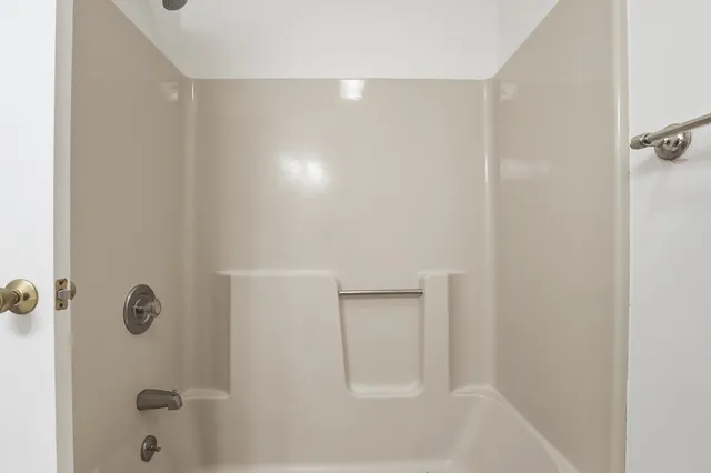 $324,900 | 117 Fox Hollow Way, Manchester, NH 03104