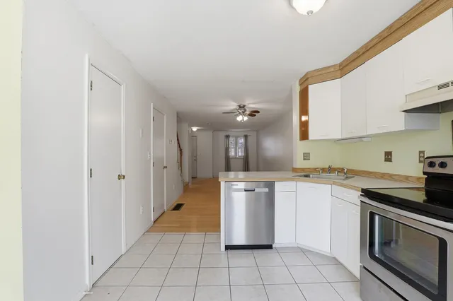 $324,900 | 117 Fox Hollow Way, Manchester, NH 03104