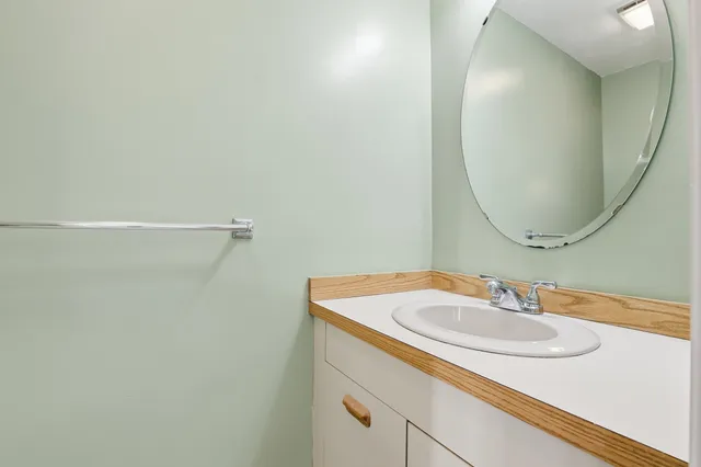 $324,900 | 117 Fox Hollow Way, Manchester, NH 03104