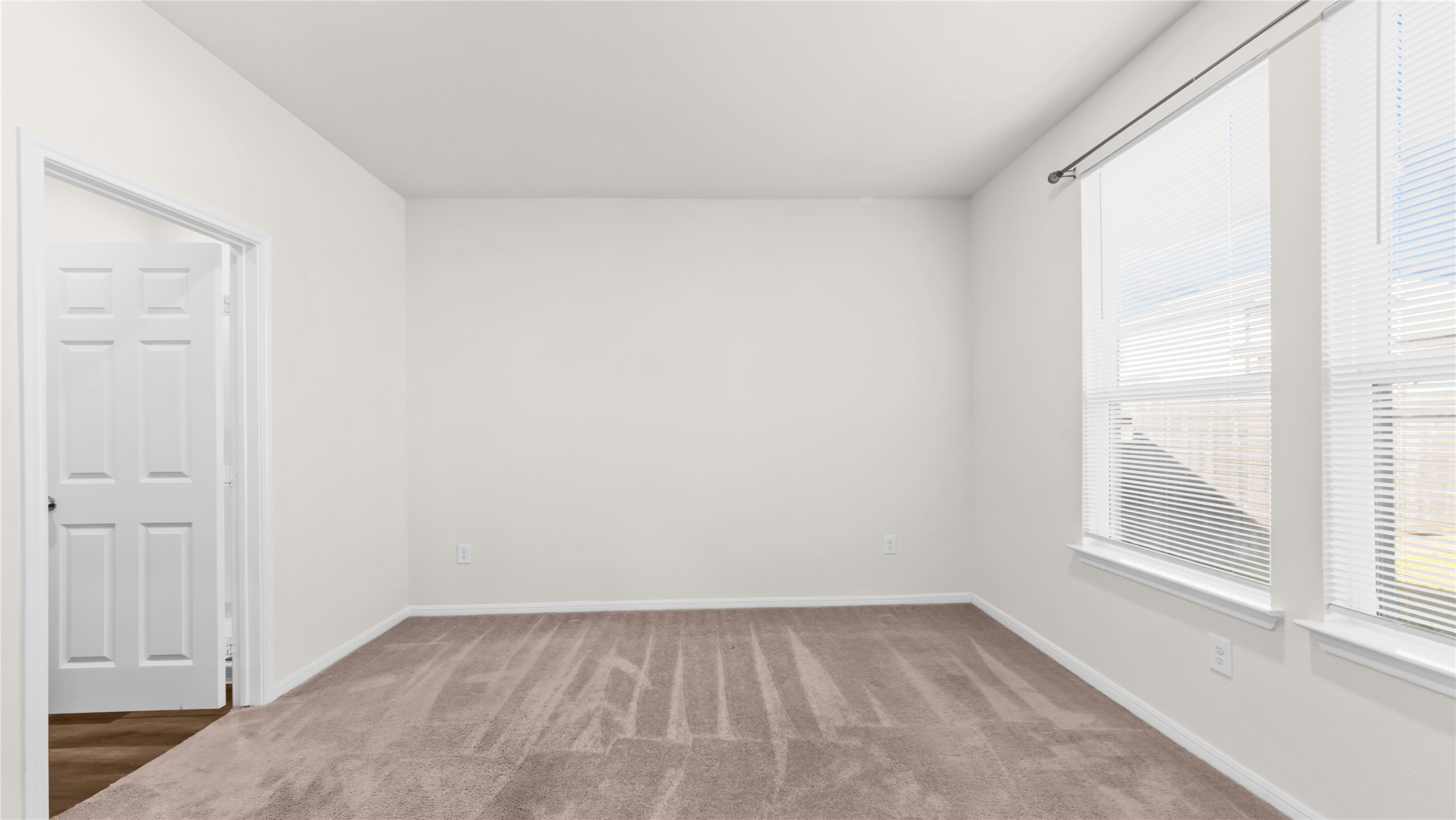 14510 Chasing Bend Drive Houston, TX 77069 - Photo 9 of 22 an empty room with a window