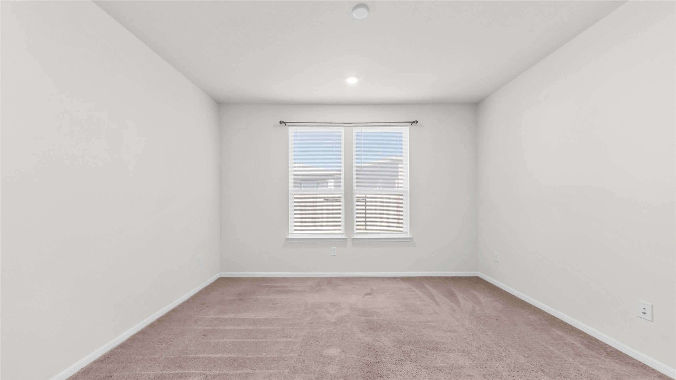 14510 Chasing Bend Drive Houston, TX 77069 - Photo 10 of 22 an empty room with a window