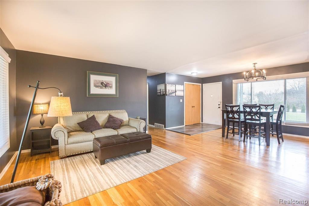 32315 Middlebelt Road Farmington Hills, MI 48334 - Photo 5 of 24