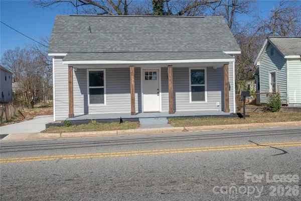 $1,400 | 929 South Long Street, Salisbury, NC 28144