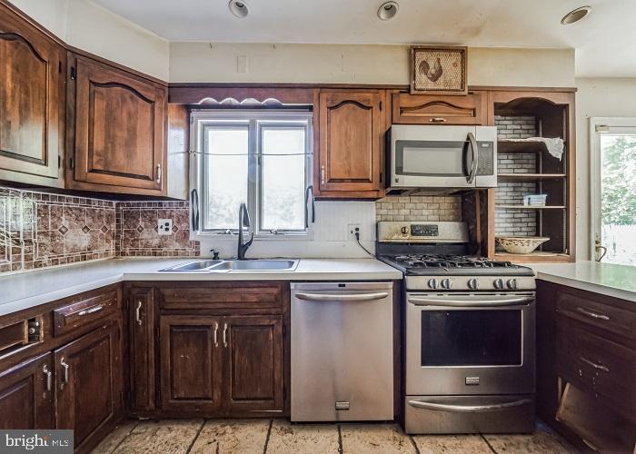 10 Baldwin Terrace Wayne, NJ 07470 - Photo 11 of 22