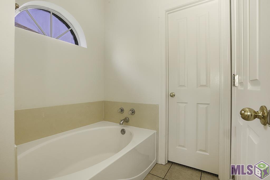 212 Springhaven Drive Baton Rouge, LA 70810 - Photo 10 of 18