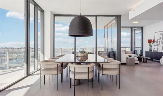 $14,000,000 | 500 Alton Road, Unit 4201 05, Miami Beach, FL 33139