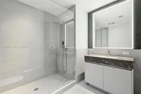 $14,000,000 | 500 Alton Road, Unit 4201 05, Miami Beach, FL 33139