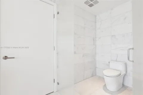 $14,000,000 | 500 Alton Road, Unit 4201 05, Miami Beach, FL 33139