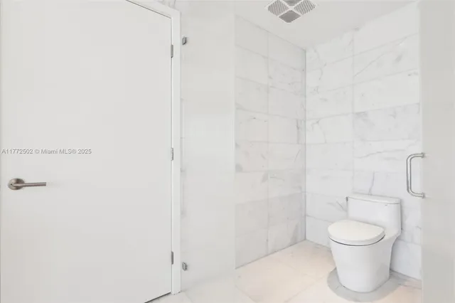 $14,000,000 | 500 Alton Road, Unit 4201 05, Miami Beach, FL 33139