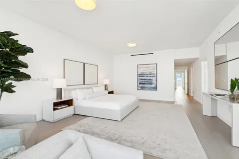 $14,000,000 | 500 Alton Road, Unit 4201 05, Miami Beach, FL 33139