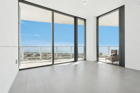 $14,000,000 | 500 Alton Road, Unit 4201 05, Miami Beach, FL 33139